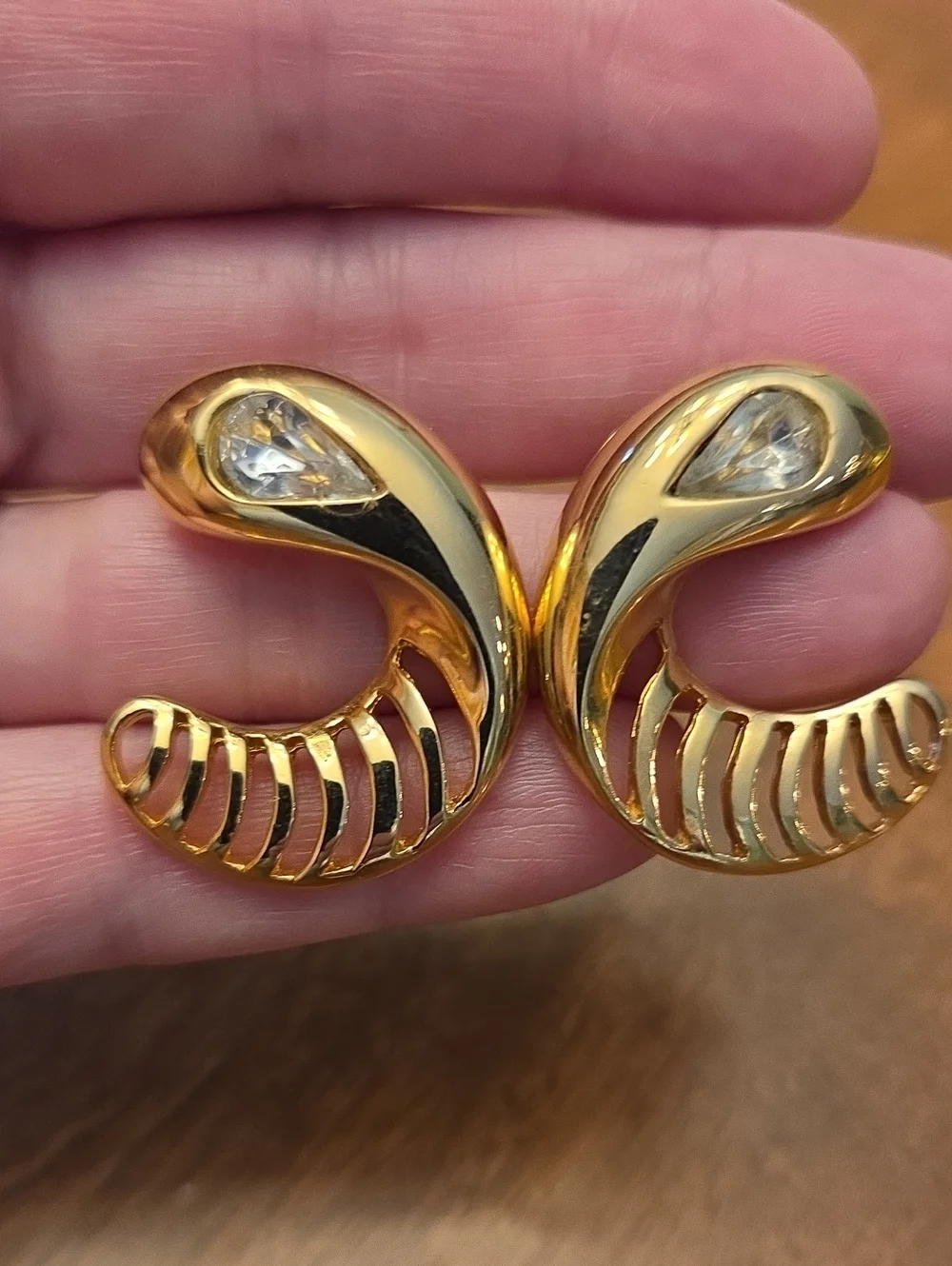 Vtg Trifari -Elegant Gold Earrings with Crystal Accents